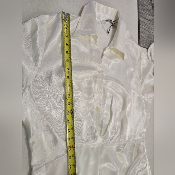 Elegant White Wrap Dress - Picture 13 of 16